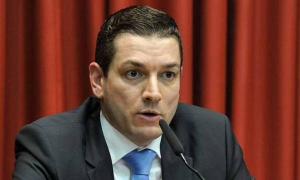 Governo Bolsonaro decide trocar diretor-geral da PF