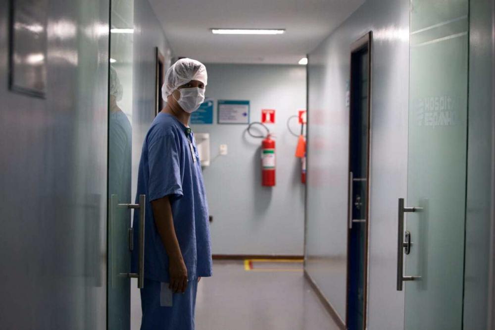 Número diário de mortes por Covid-19 cai pelo quinto dia seguido na Bahia