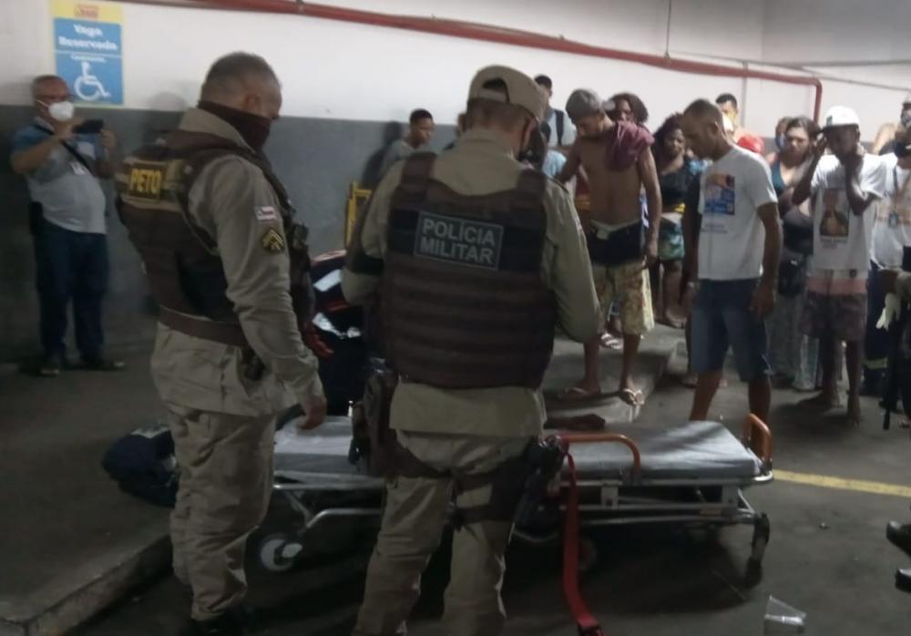 Guardador de carros foi baleado na praça da Matriz