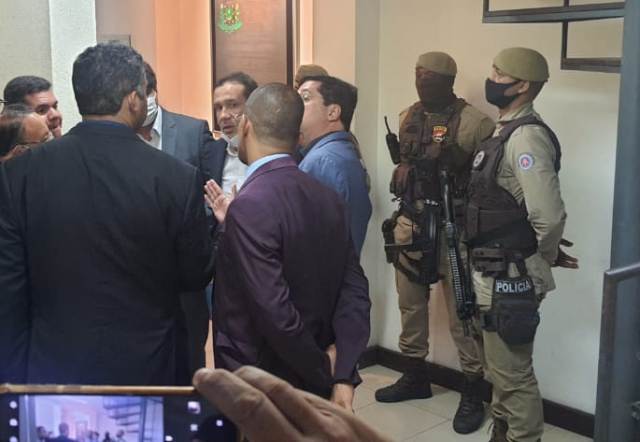 Tumulto e discussões na CPI da saúde Polícia Militar marcou presença.