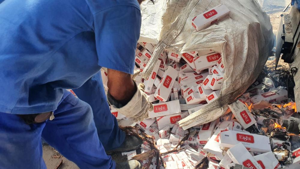800 caixas de cigarros avaliados em R$ 6 milhões foram incinerados pela DECARGA de Feira