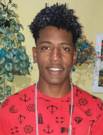 Pai de cabeleireiro morto em confronto com PMs no Viveiros pede justiça.