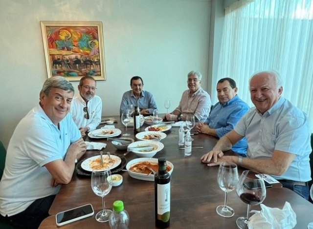 Zé Neto e Colbert almoçam juntos para tratar de assuntos da cidade