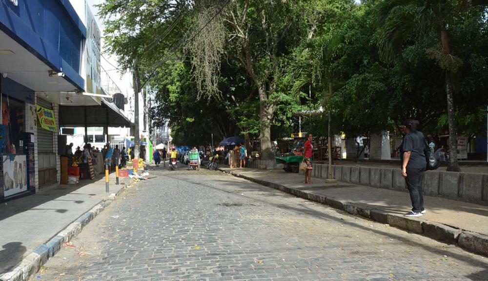 Feirantes da Bernardino Bahia são realocados para Feira Verde