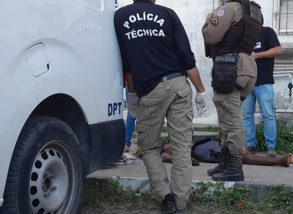 Homem executado com 25 tiros após visitar filhos no Aviário III