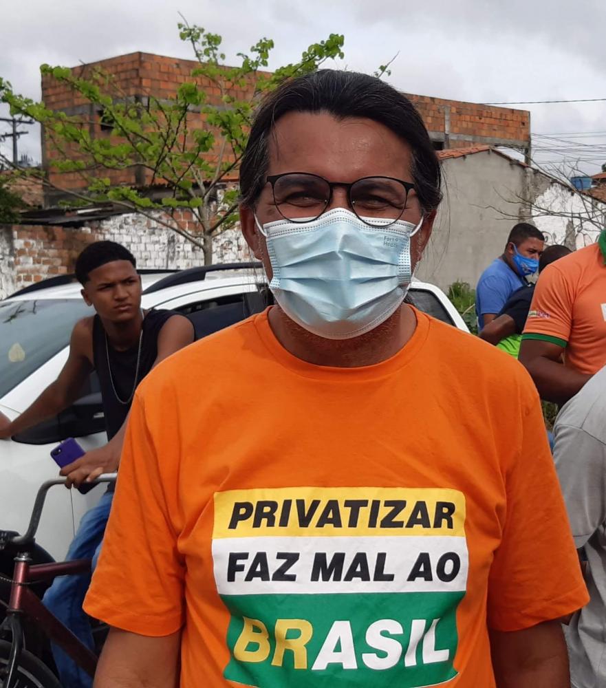 Sindicato distribui gás por 50 reais em Feira de Santana