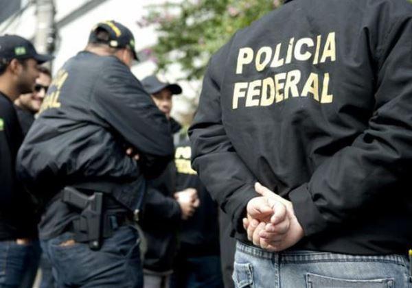 Policiais federais protestam por reestruturação de carreira