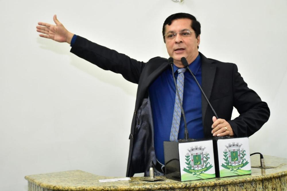 Não voto em nenhum empréstimo enquanto não finalizar o BRT, o Shopping Popular e o projeto Novo Centro afirma Fernando.