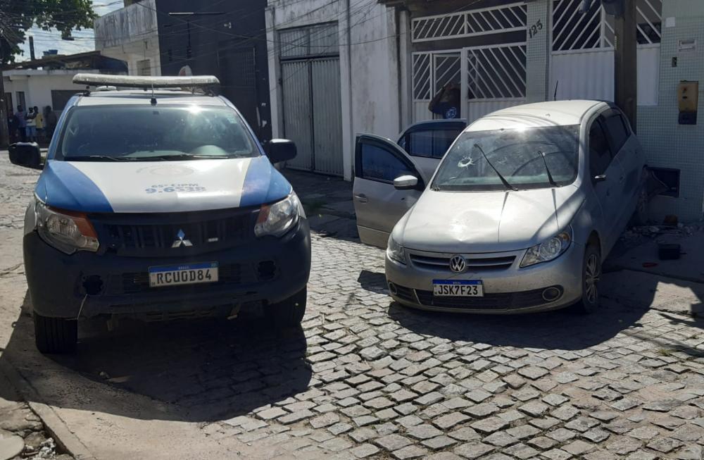 Perseguição e tiroteio com um morto no bairro Tomba.