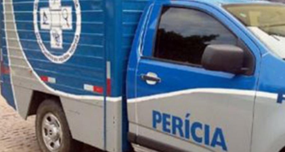 Mulher é morta pelo companheiro a golpes de facão