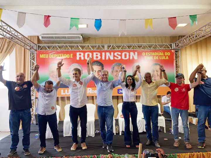 Com mais de 750 lideranças, Robinson Almeida lança pré-candidatura para deputado estadual em Feira