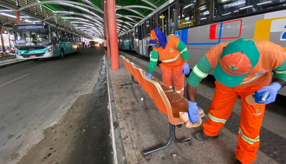 Higienização e desinfecção são intensificadas em ônibus e terminais de transbordo