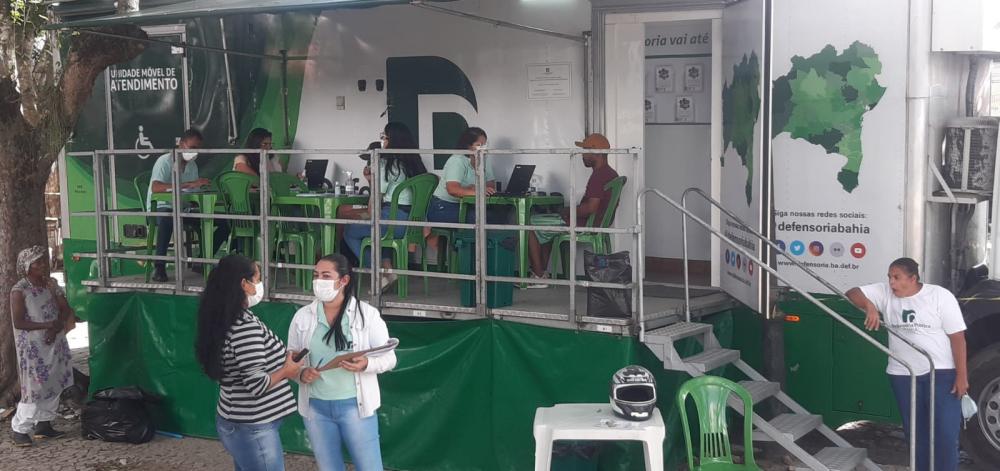 Defensoria Pública atende cerca de 100 moradores em situação de rua em Feira de Santana