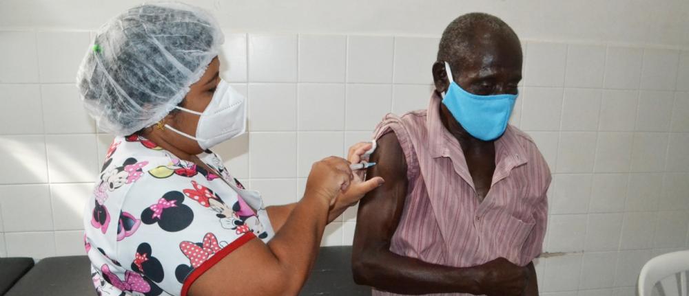 Vacinação segue normal nesta segunda-feira
