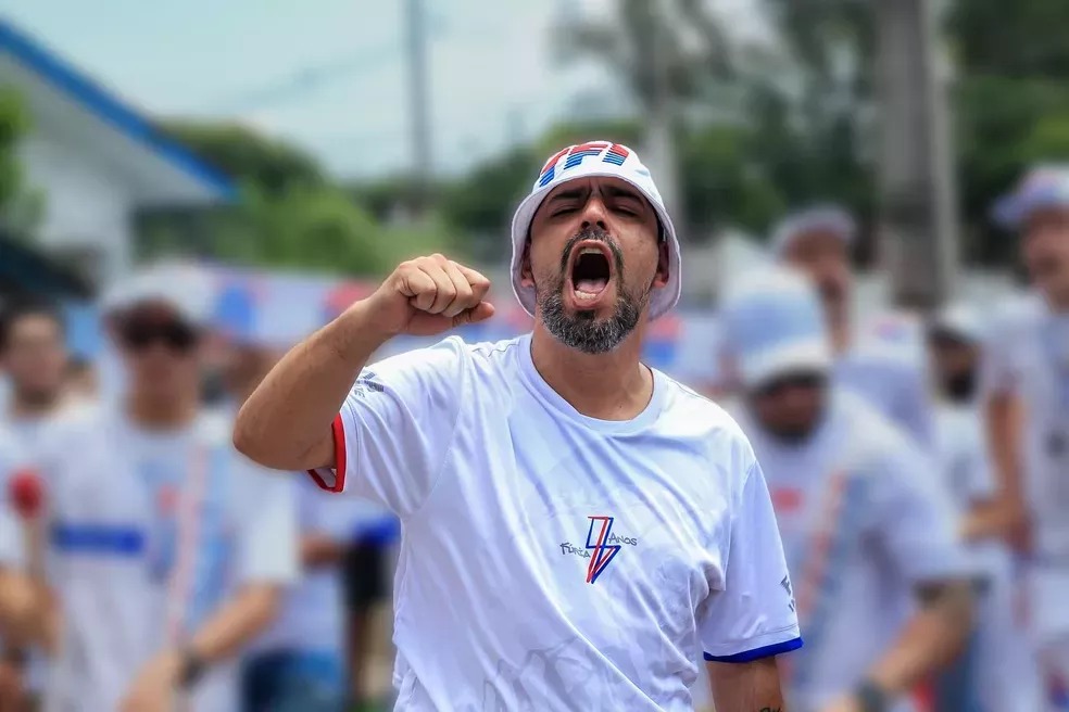 Presidente de torcida morre após ser pisoteado por cavalo da PM