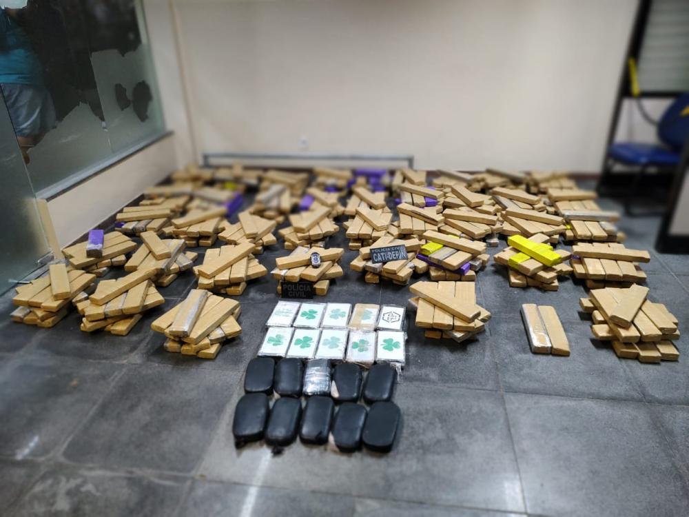 Mais de 400 quilos de drogas são apreendidos em Feira de Santana