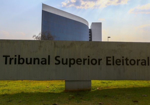 TSE remove vídeo da CUT com propaganda antecipada contra Bolsonaro
