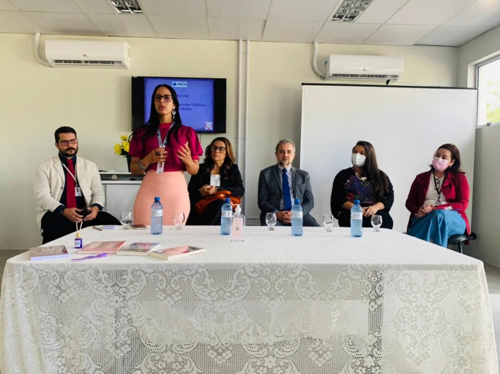 Roda de Conversa sobre Violência Contra a Mulher encerra atividades alusivas ao Agosto Lilás no Hospital Clériston Andrade 