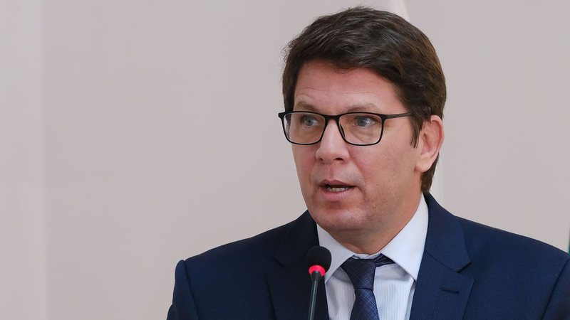 Justiça manda excluir vídeo em que Mario Frias diz que Haddad defende Stálin