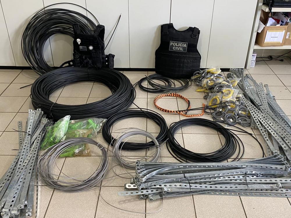 Materiais de operadora de telefonia e internet são apreendidos com receptadores