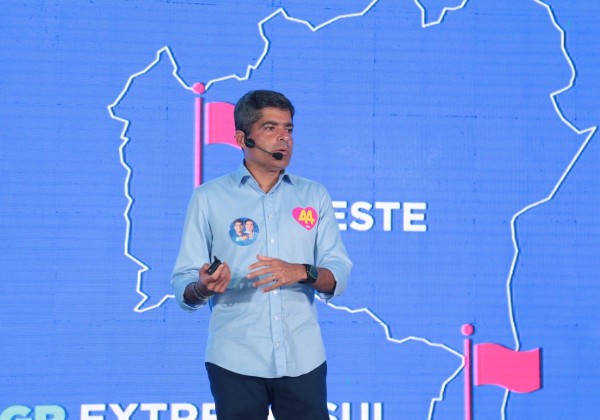 ACM Neto apresenta plano de governo: ‘Prometer pouco e fazer muito’