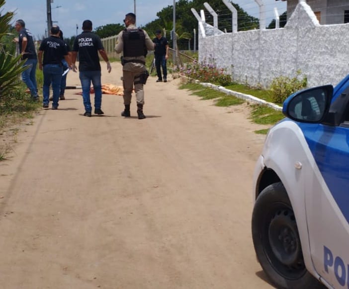 Corpo encontrado crivado de balas na zona rural