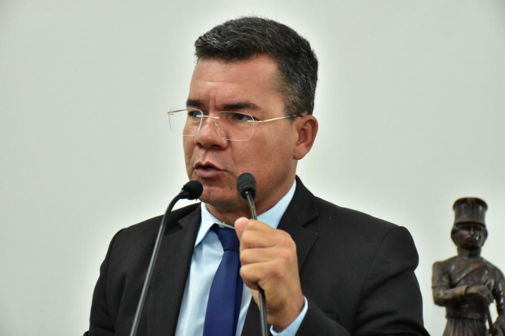 Servidores temporários da rede municipal de saúde estão com salário atrasado em 45 dias