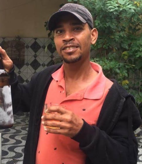 Homem de 36 anos é assassinado em praça do Feira X