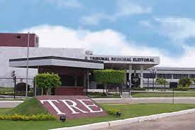 TRE-BA determina retirada de propaganda ilegal de redes sociais de prefeito e primeira-dama de Candeias