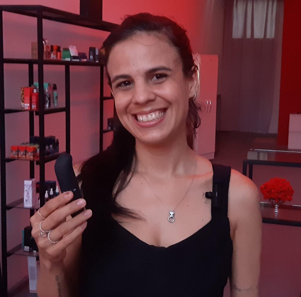 Empresária Feirense distribui 2 mil vibradores nesta sexta