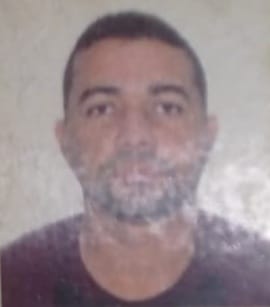 Homem é encontrado morto com vários tiros dentro de apartamento no bairro Conceição.