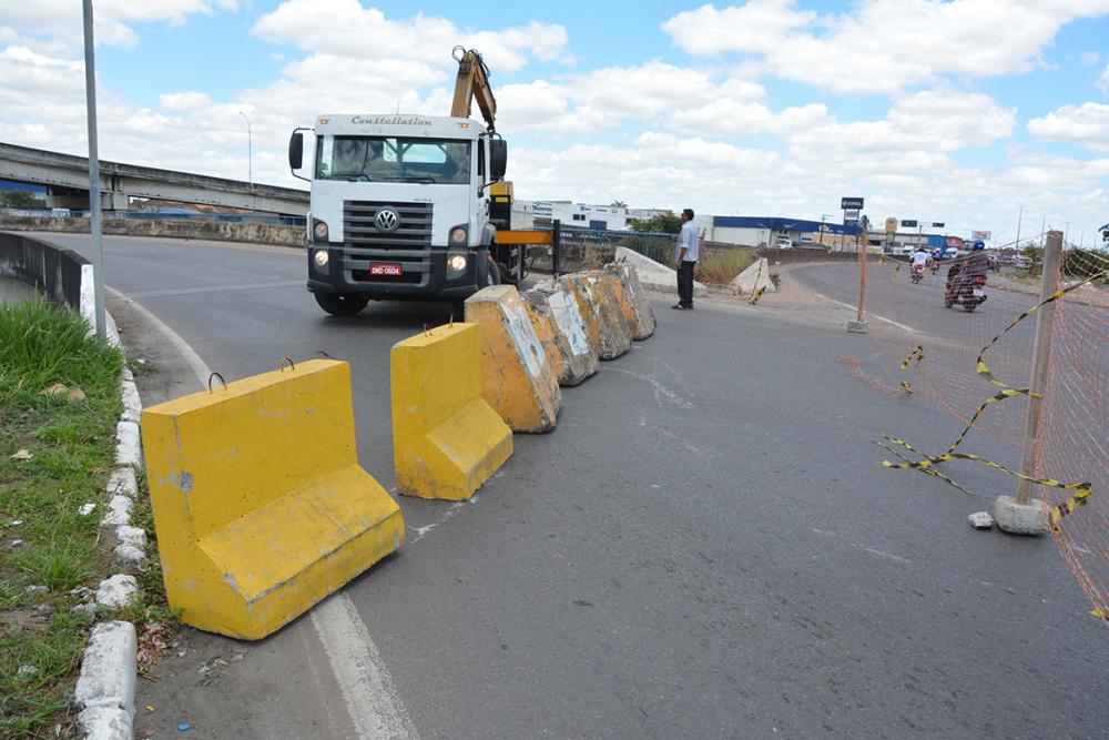 Após terceiro acidente, parte inferior do viaduto Miraldo Gomes é interditada