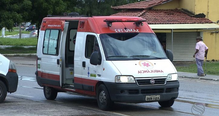 Ambulância do SAMU é furtada durante atendimento