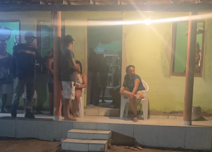 Mulher é assassinada com tiro no pescoço na zona rural de Ipecaetá