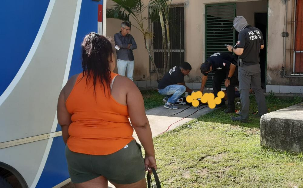 Homem é morto com cinco tiros na entrada do bloco 11 do residencial Iguatemi III