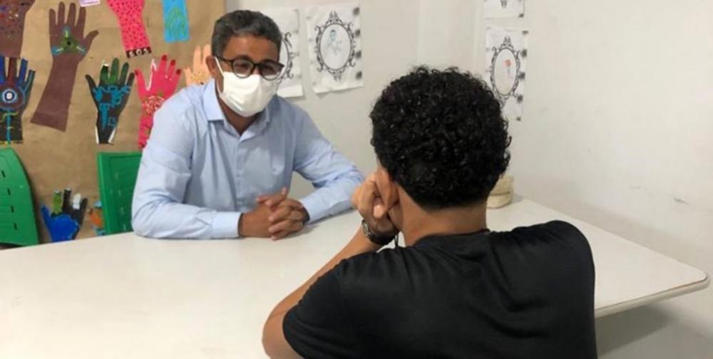 Janeiro Branco promove dinâmicas terapêuticas para saúde mental