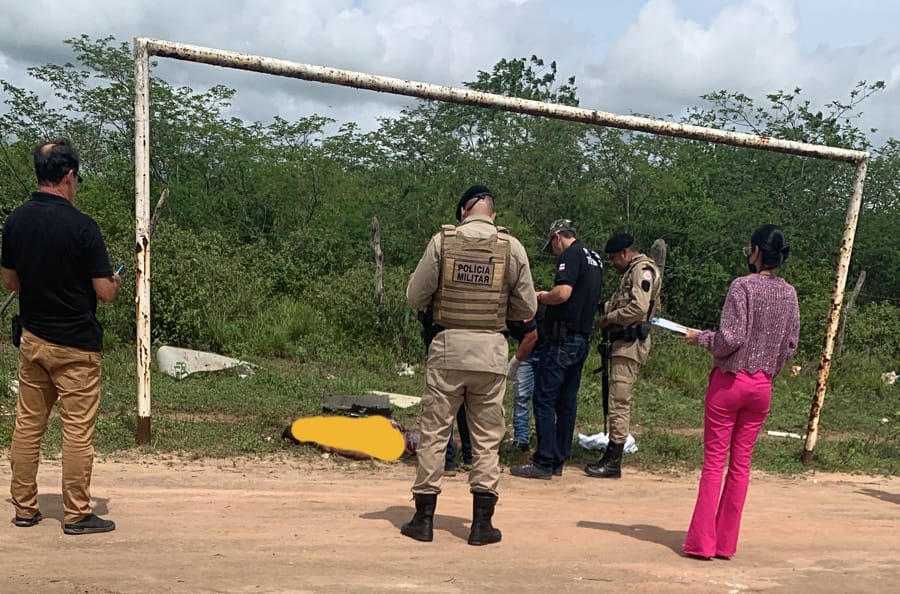 Homem é morto a tiros em campo de futebol no bairro Asa Branca 