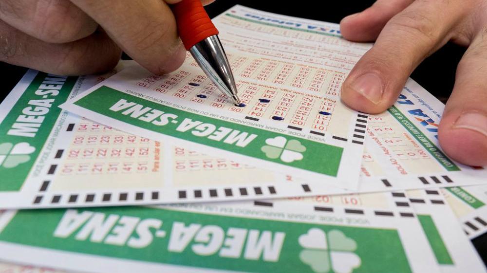 Mega-Sena pode pagar R$ 7,5 milhões hoje
