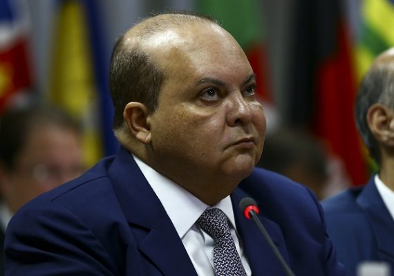 PF faz busca e apreensão na casa de Ibaneis Rocha