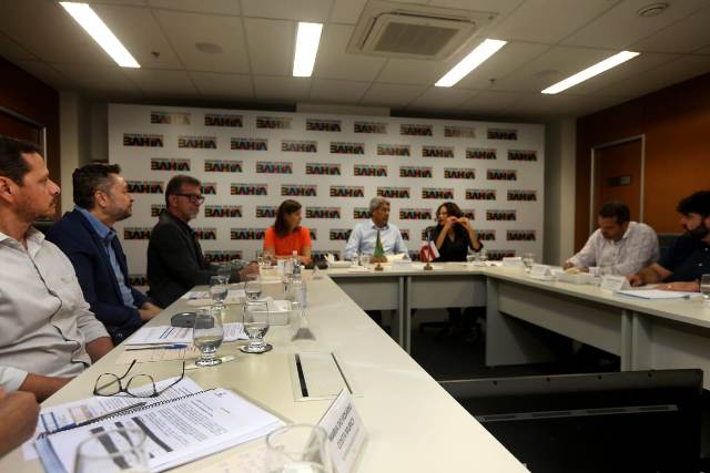 Governo diz que fará pagamento do piso nacional dos professores na Bahia