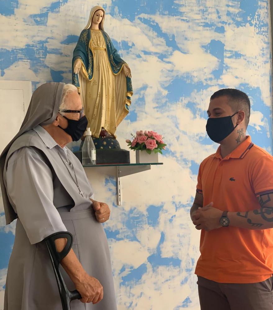 Vereador Galeguinho SPA doa 3º salário ao Dispensário Santana