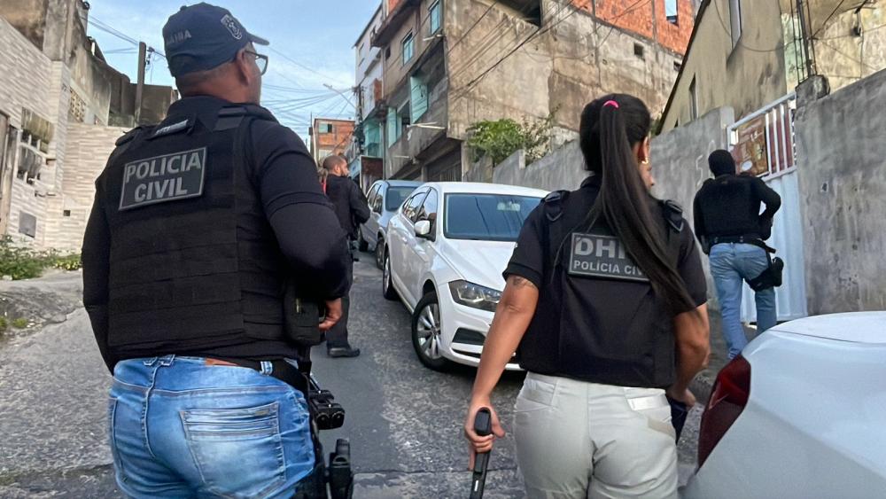 Polícia deflagra megaoperação contra envolvidos em homicídios na Bahia