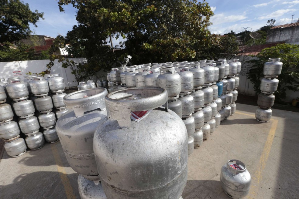 Gás de cozinha sofre primeiro reajuste do ano na Bahia com aumento de 8,2%