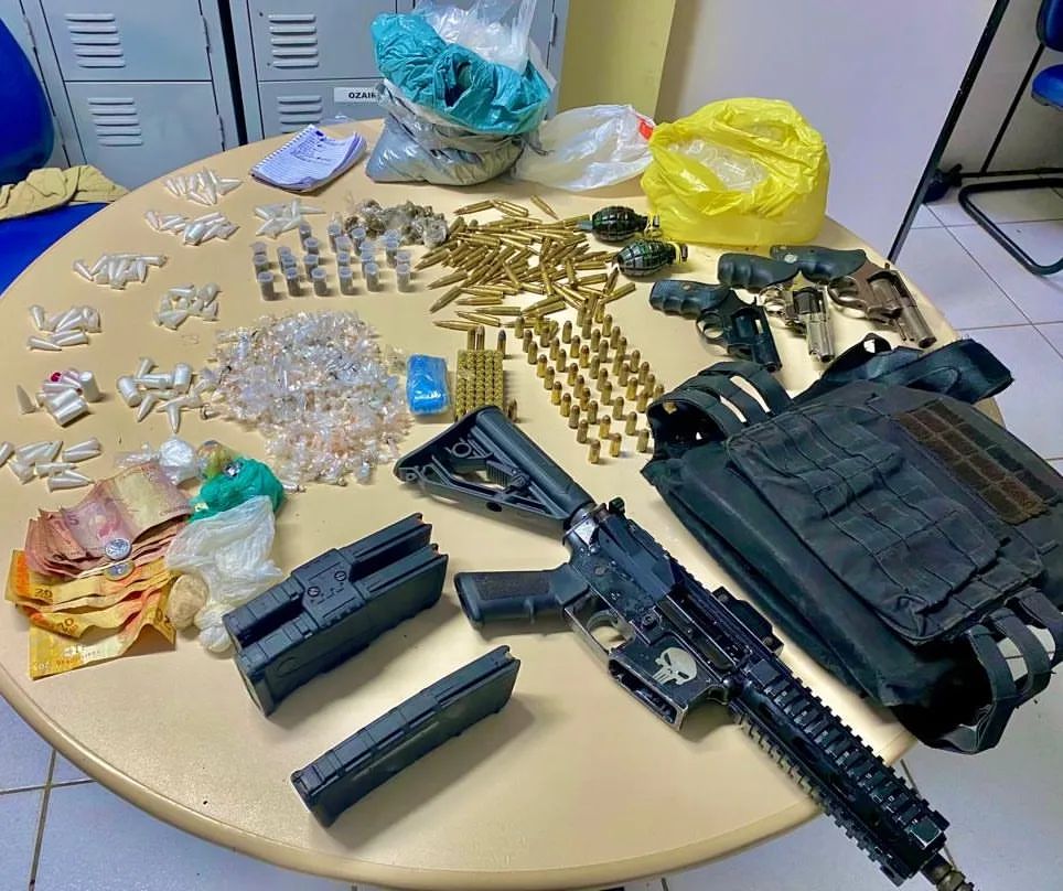 Operação conjunta da Rondesp Leste do Graer faz apreensões em Feira de Santana 