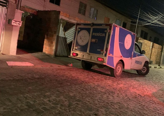 Mulher é assassinada em Residencial no conjunto Feira VII