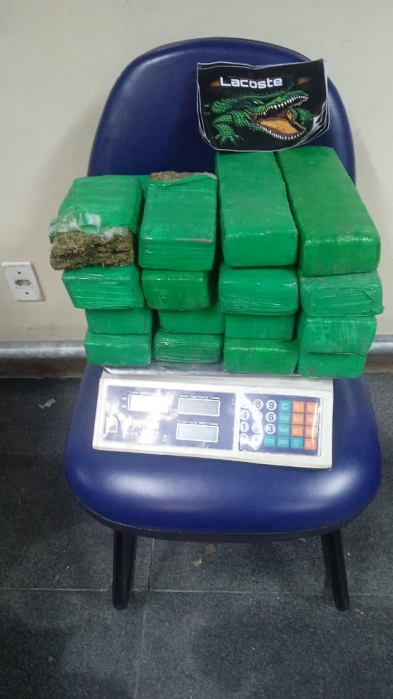 Rondesp apreende 17 tabletes de maconha no bairro Mangabeira