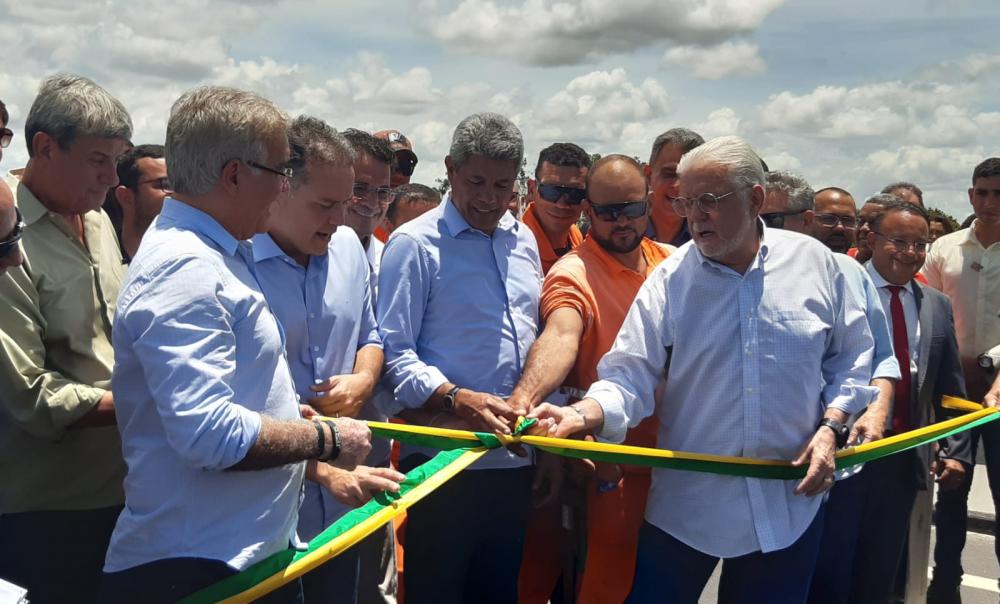 Ministro dos Transportes participa de entrega do complexo de viadutos em Feira de Santana