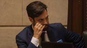 Suspeito da morte de Henry, Jairinho tem prisão temporária decretada Mãe do garoto também foi detida