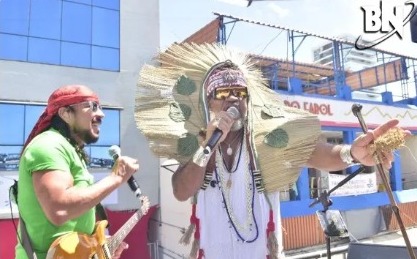 Carlinhos Brown critica ordem do governador e prefeito da Bahia em inverter ordem de apresentações no tradicional “arrastão”