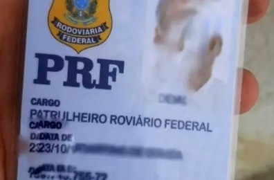 Idoso é preso ao tentar embarcar em ônibus com carteira falsa de policial rodoviário federal